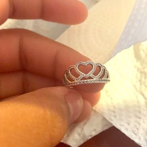 A real diamond crown ring